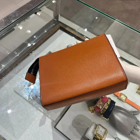 Marc Jacobs The Grind Leather Cosmetic Bag-S202L01PF22-240 - Picture 6 of 11